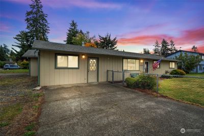 Corner lot, no HOA, RV Parking, Single level | Image 1