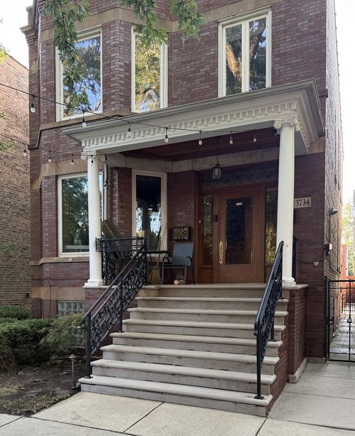 3734 N Leavitt St, Chicago, IL, 60618-4809 | Card Image