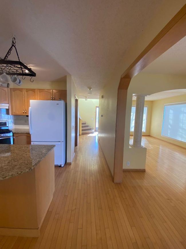 65 Scotia Point Nw, Home with 4 bedrooms, 2 bathrooms and 4 parking in Calgary AB | Image 12