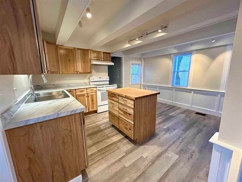 22 Concord St, Concord, NH, 03301-3607 | Card Image