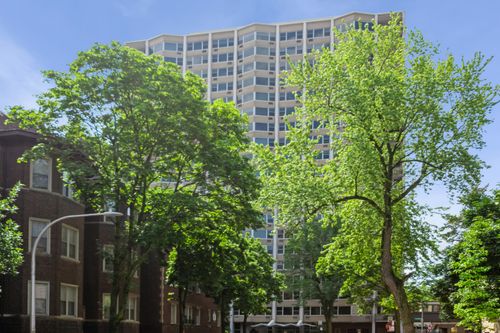 apt-311-555 Cornelia Ave, Chicago, IL, 60657-2717 | Card Image