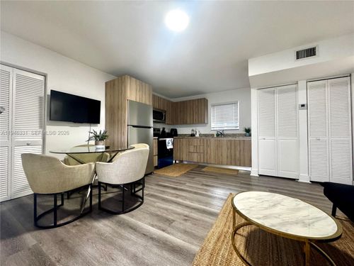 apt-5-1684 Sw 10th St, MIAMI, FL, 33135-5245 | Card Image