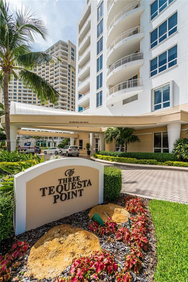 APT-3803 - 848 Brickell Key Dr, Condo with 1 bedrooms, 2 bathrooms and null parking in Miami FL | Image 35
