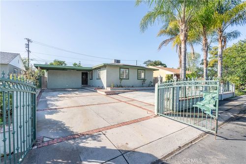 8855 Tyrone Ave, Panorama City, CA, 91402-5324 | Card Image