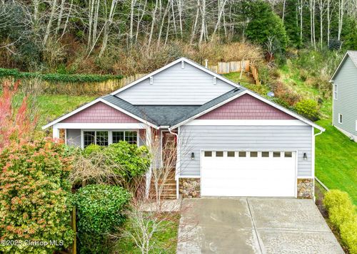 160 W Lexington Ave, Astoria, OR, 97103-6446 | Card Image