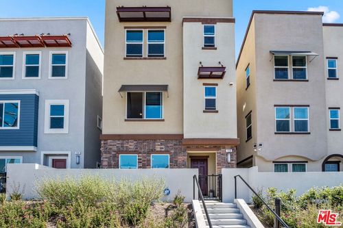 720 Grace Ave, Inglewood, CA, 90301-1360 | Card Image