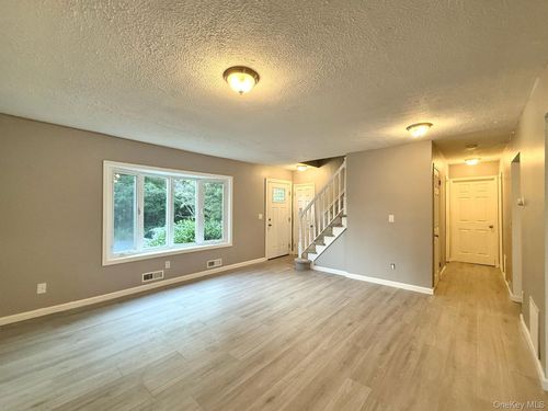 7 Beech St, Wyandanch, NY, 11798-4104 | Card Image