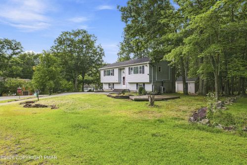 105 Ledgewood Dr, East Stroudsburg, PA, 18301-6838 | Card Image
