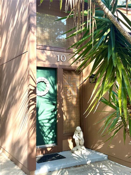 10-10 Oakmont Ct, PALM COAST, FL, 32137-8026 | Card Image