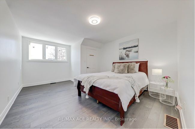 1579 Heathside Cres, House other with 7 bedrooms, 6 bathrooms and 4 parking in Pickering ON | Image 26