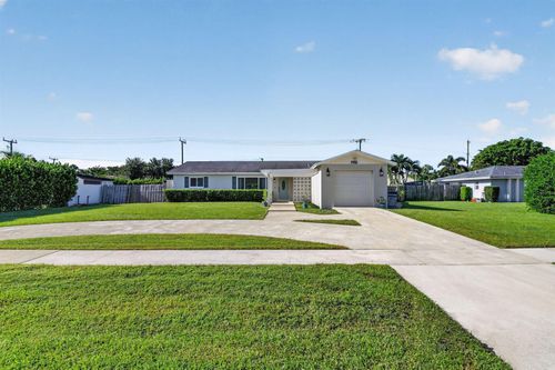 7752 Saint Andrews Road, Lake Worth, FL, 33467 | Card Image