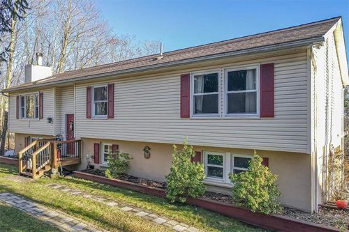 422 Scenic Drive, Chestnuthill Twp, PA, 18210 | Card Image