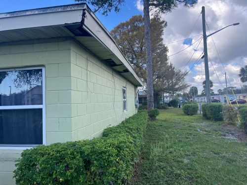 1211 N 25th St, Fort Pierce, FL, 34947-2433 | Card Image
