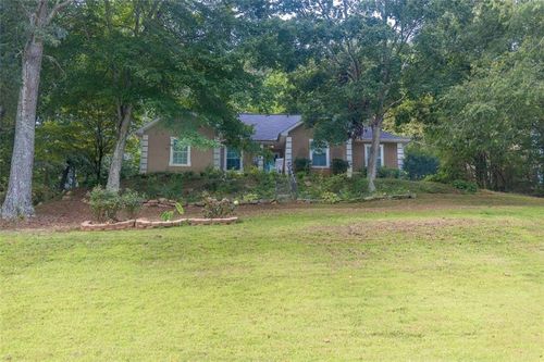 23 N Hampton Dr, White, GA, 30184-2758 | Card Image