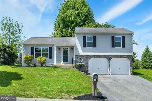 210 Riders Way, LEBANON, PA, 17042-8707 | Card Image