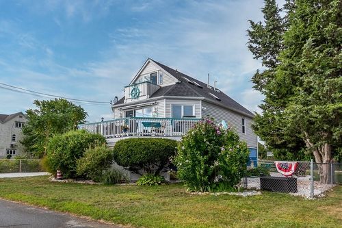 st-15 Elgin St, Warwick, RI, 02889-3607 | Card Image
