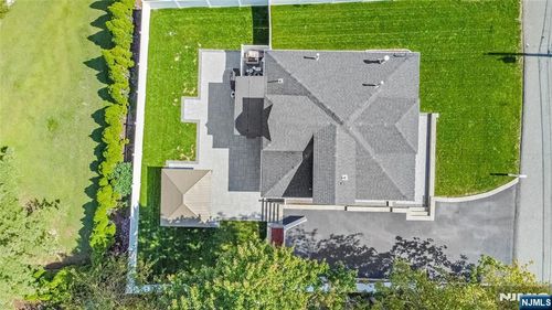 82 Pocohontas Path, Lincoln Park, NJ, 07035-2216 | Card Image