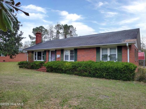 137 Pine St, Shallotte, NC, 28470-4499 | Card Image