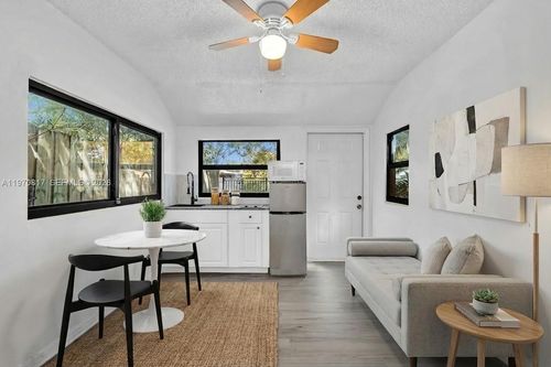 1-118 Nw 44th St, Miami, FL, 33127-2614 | Card Image