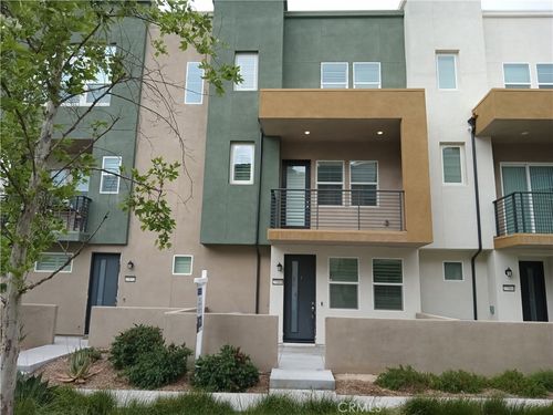 27068 Deer Way, Valencia, CA, 91381-2183 | Card Image