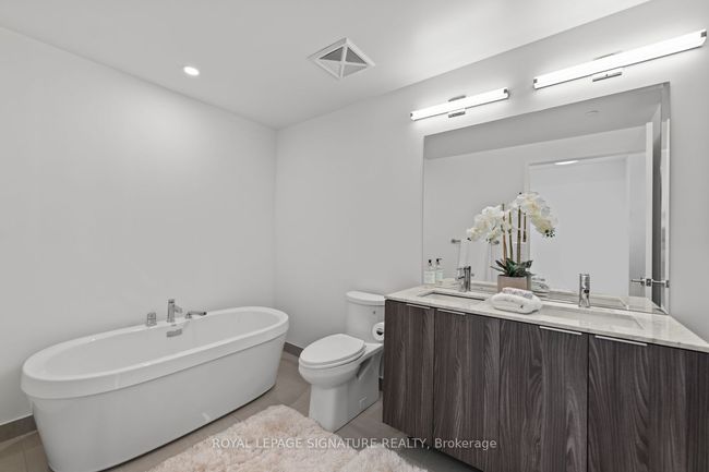 3305 - 15 Queens Quay E, Condo with 3 bedrooms, 2 bathrooms and 1 parking in Toronto ON | Image 42