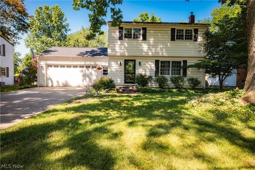 5 Lee Dr, Poland, OH, 44514-1913 | Card Image