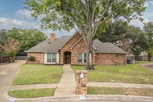 852 Windsong Ct, Bedford, TX, 76021-4337 | Card Image