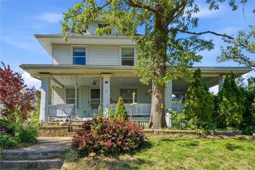 1526 C Ave Nw, Cedar Rapids, IA, 52405-3720 | Card Image