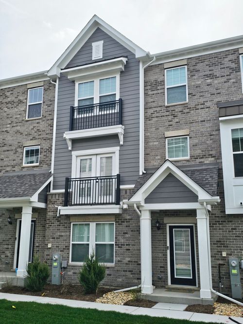 6303 Sandbelt Dr, Woodridge, IL, 60517-4082 | Card Image