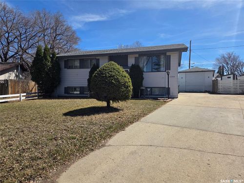 1156 Duffield Cres, Moose Jaw, SK, S6H5M4 | Card Image