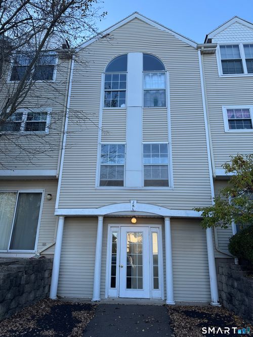 2l-2390 State St, Hamden, CT, 06517-3712 | Card Image