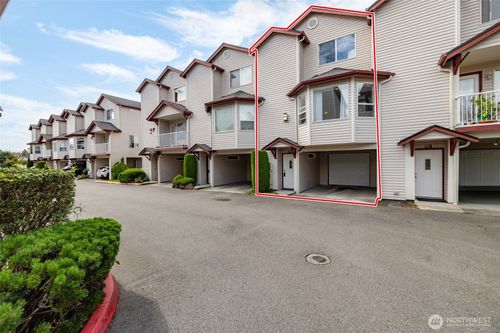 apt-502-8823 Holly Dr, Everett, WA, 98208-1843 | Card Image
