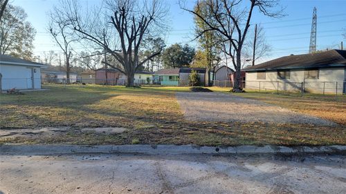 7018 Willowtex Dr, Humble, TX, 77396-2689 | Card Image