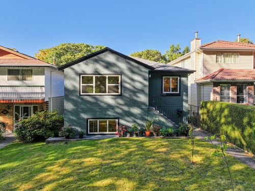 2621 Cambridge St, Vancouver, BC, V5K1L6 | Card Image