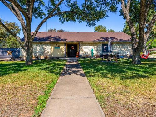 252 Meadowlakes Dr, Meadowlakes, TX, 78654-6606 | Card Image