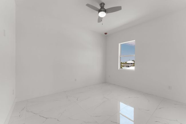 3rd bedroom | Image 12