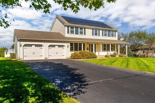 4 Laurel Dr, Easthampton, MA, 01027-2577 | Card Image