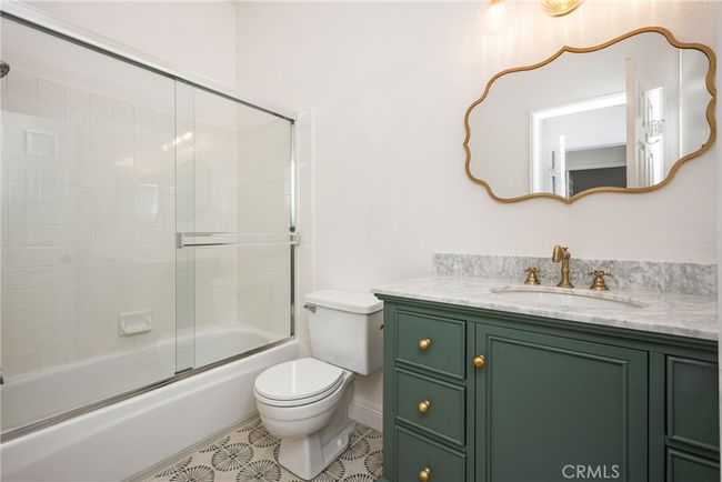Secondary bathroom on upper level | Image 34