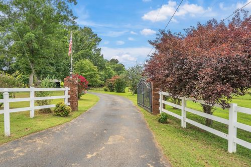 135 Ashby Rd, Camden, TN, 38320-6721 | Card Image