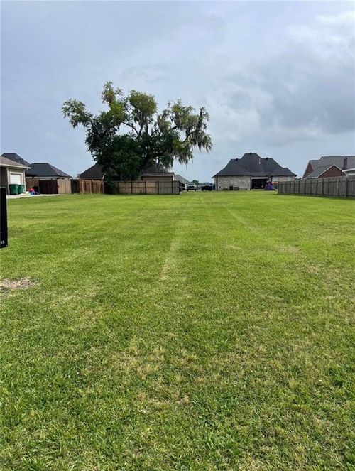 324 Luke Dr, Des Allemands, LA, 70030-3204 | Card Image