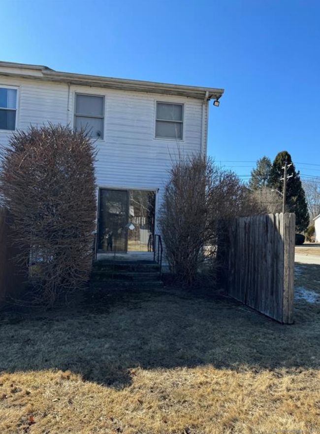 44 - 44 Athol St, Condo with 2 bedrooms, 2 bathrooms and null parking in Killingly CT | Image 8