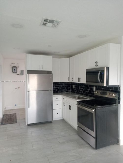 1070 Nw 23rd Rd, Fort Lauderdale, FL, 33311 | Card Image