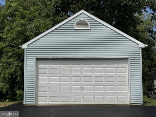 1109 Smithbridge Rd, GLEN MILLS, PA, 19342-1261 | Card Image