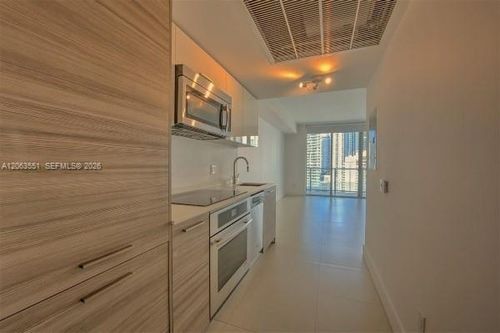 2313-1300 Brickell Bay Dr, Miami, FL, 33131-3380 | Card Image