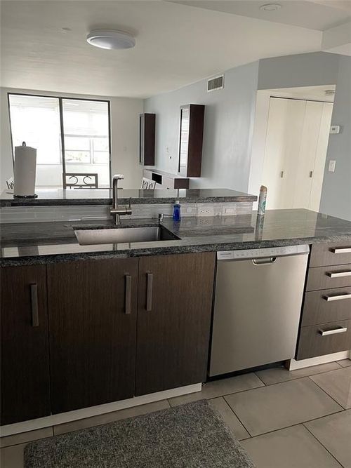 apt-404l-2850 Somerset Dr, Lauderdale Lakes, FL, 33311-9348 | Card Image