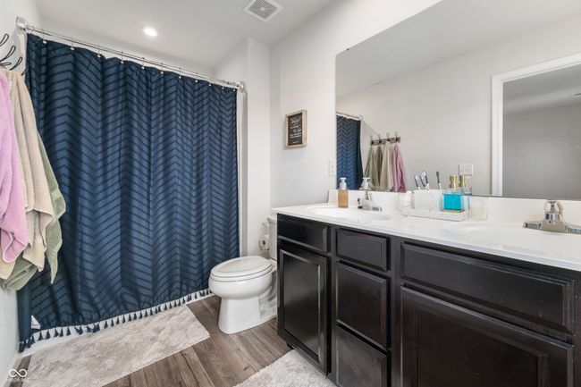 Primary Bath - Dual Sinks | Image 15