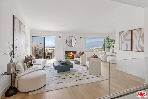 6762 Las Olas Way, Malibu, CA, 90265-4138 | Card Image