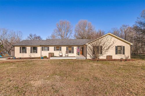 2107 Hunters Ridge Dr, Pleasant Garden, NC, 27313-9570 | Card Image