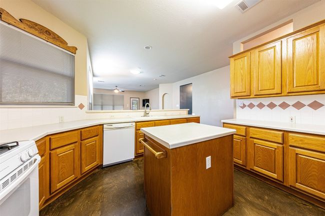 14946 Doria Dr, House other with 4 bedrooms, 2 bathrooms and 2 parking in Austin TX | Image 7