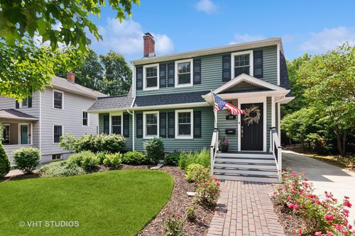 122 Logan Ave, Geneva, IL, 60134-2040 | Card Image